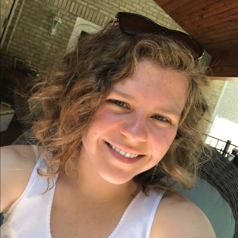 Meet your Posher, Claire